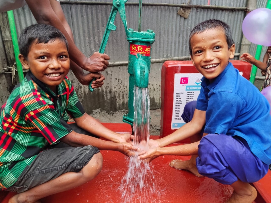 Bangladeş’te Temiz Su Sevinci! | El-Husayn (RA) Su Kuyusu Hizmete Girdi