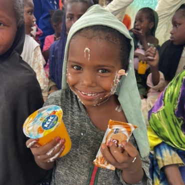 Zahide’nin Doğum Günü Hediyesi: Afrika’da Çocuklara Pasta İkramı