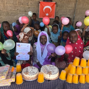 İlk Yarı Yıl Pastası! Roza Bebek İçin Afrika Temalı Renkli Sürpriz 🌍